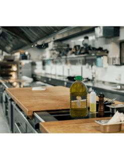 Aceite de oliva Virgen Extra Reinos de Taifas en cocina del restaurante 5L